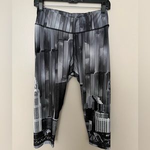 BEND Active COLUMBUS OH skyline calf length leggings (XL)